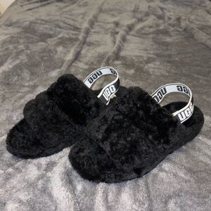 UGG FLUFF YEAH SLIDE IN BLACK